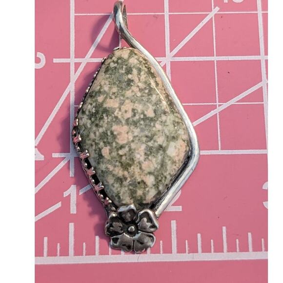 Thulite or Unakite Large Stone Pendant Set in Sterling 925 Marked 'Irene' - Picture 3 of 8